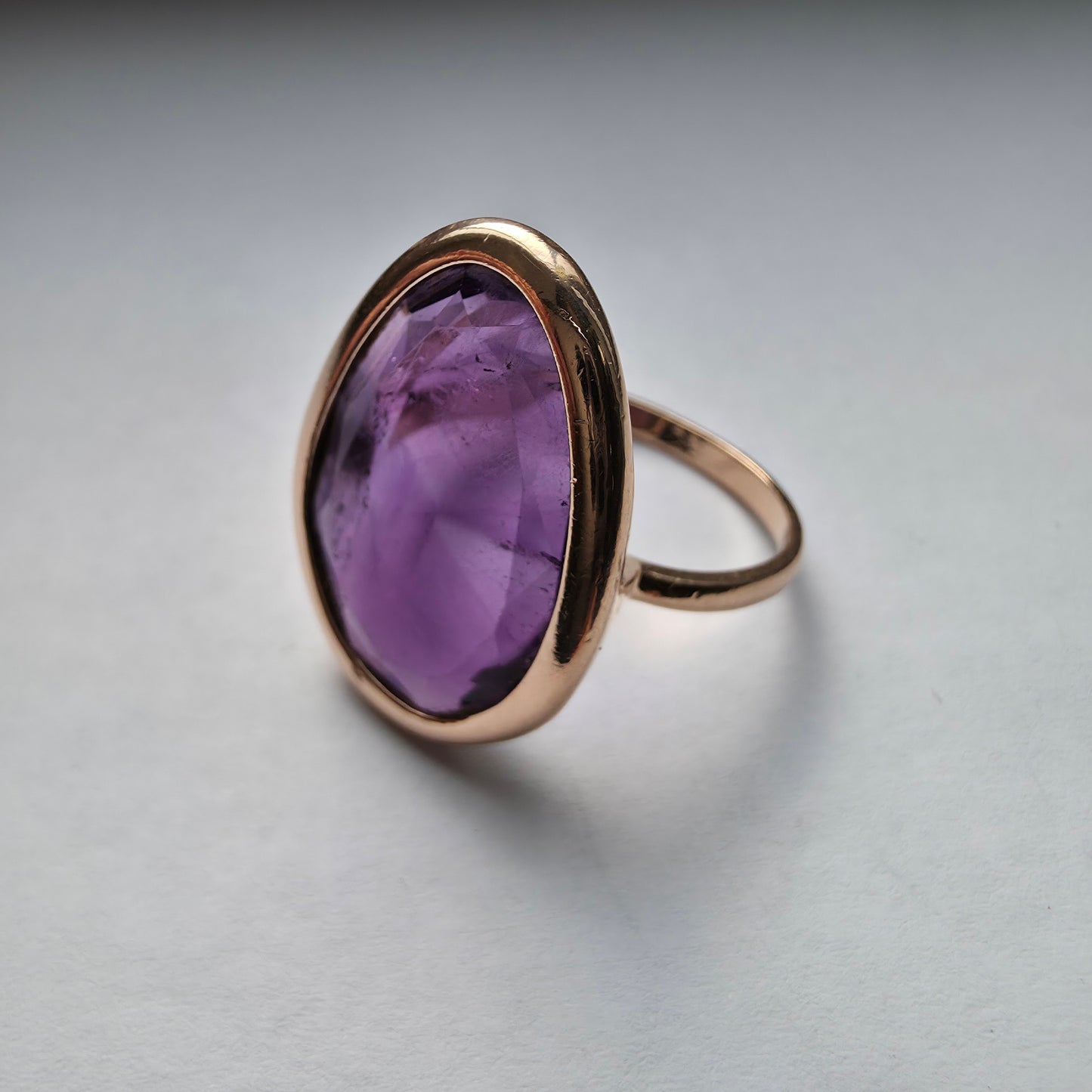 Zlati prstan "MAUVE" 14K 585/1000; masa=5.58g