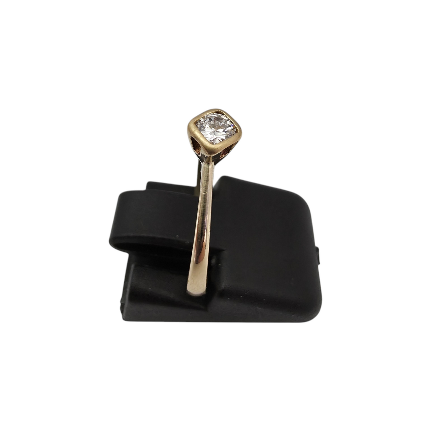 Diamantni prstan "MALTE" 14K 585/1000+DIA; masa=1.25g