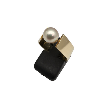 Zlati prstan "PERLA" 14K 585/1000; masa=7.80g
