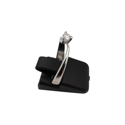 Diamantni prstan "TIANA" 18K 750/1000; masa=2.68g