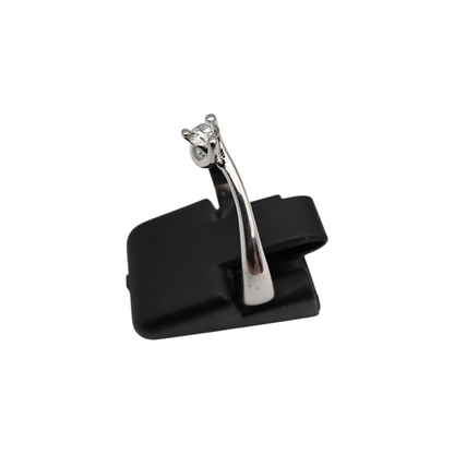 Diamantni prstan "TIANA" 18K 750/1000; masa=2.68g