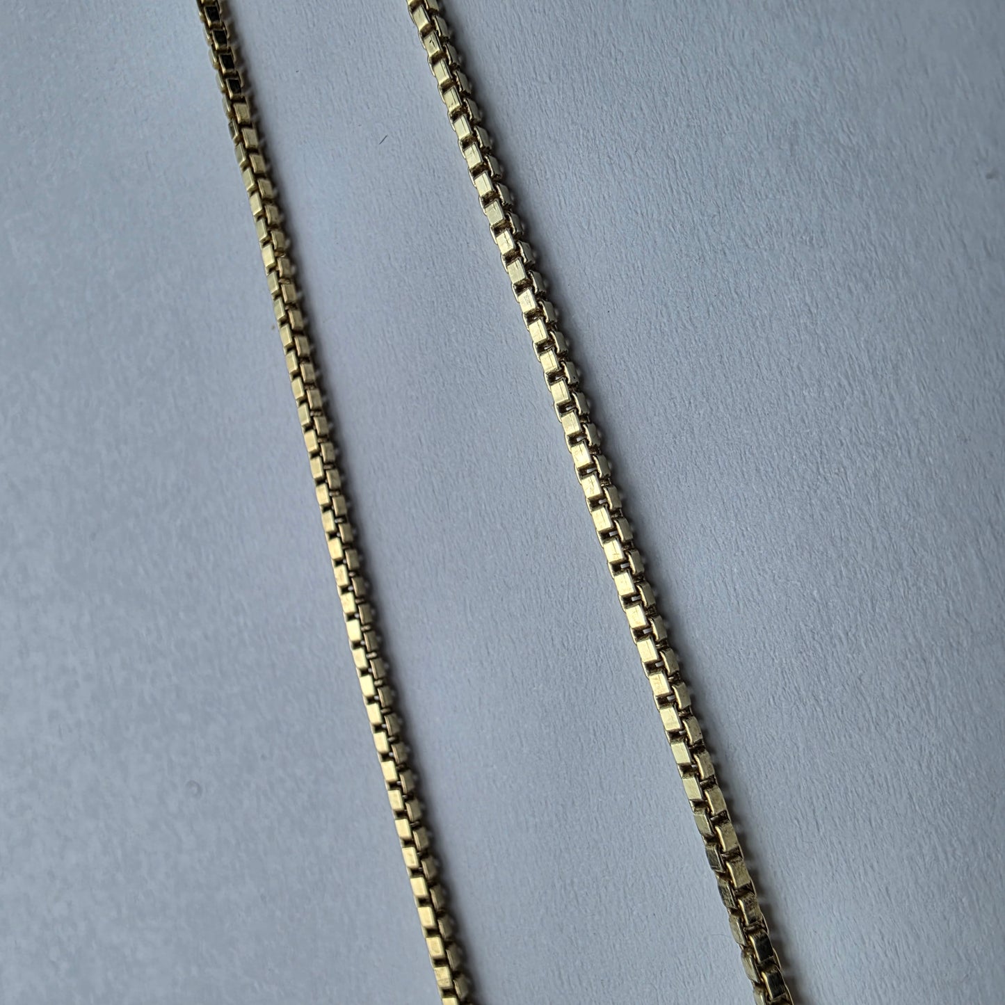 Zlata verižica "AMINA" 14K 585/1000; masa=5.49g