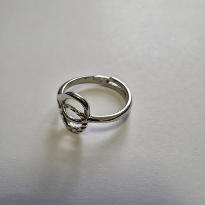 Srebrni prstan "GEIST" 925/1000; masa=2.13g