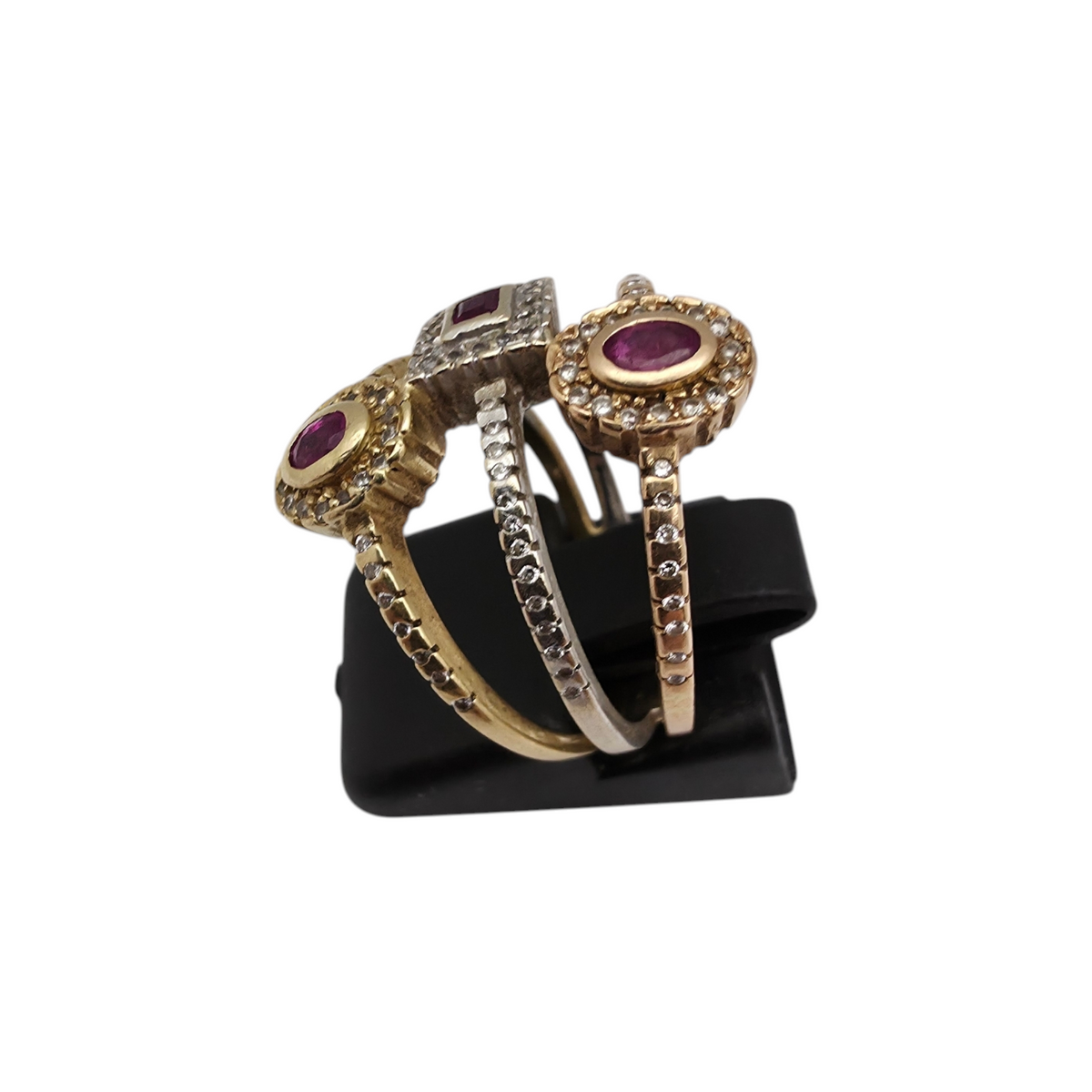 Zlati prstan "TRIOS" 18K 750/1000; masa=6.84g