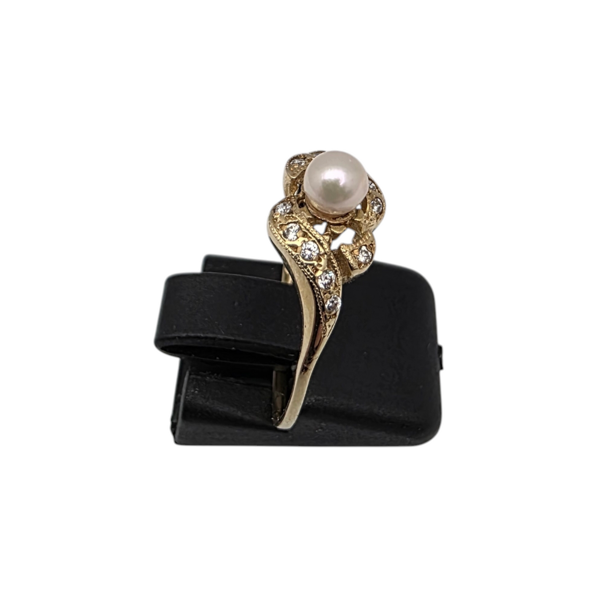 Zlati prstan "ILEANA" 14K 585/1000; masa=1.89g