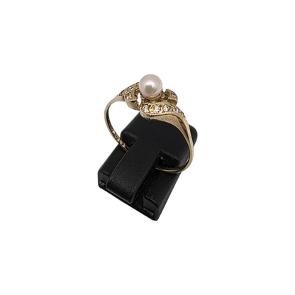 Zlati prstan "ILEANA" 14K 585/1000; masa=1.89g