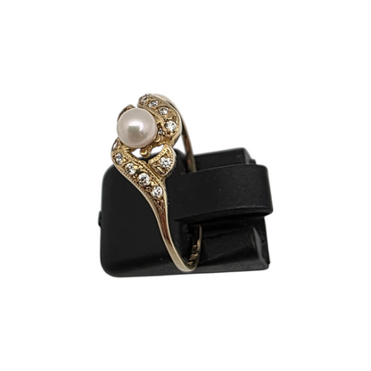Zlati prstan "ILEANA" 14K 585/1000; masa=1.89g