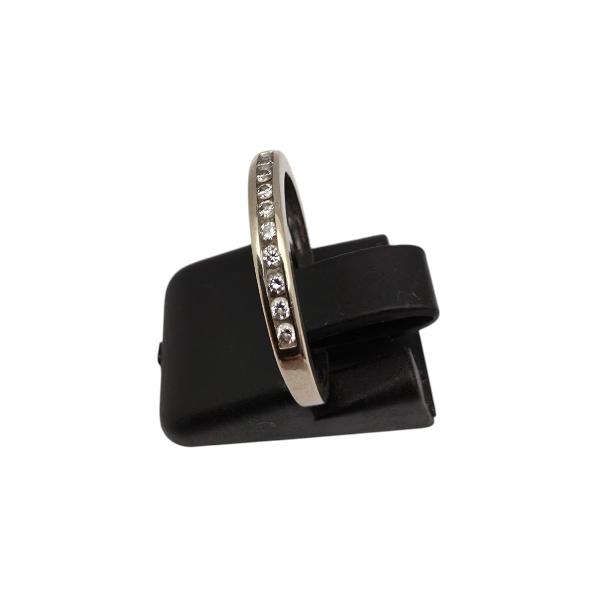 Diamantni prstan "ALEORA" 18K 750/1000; masa=1.97g