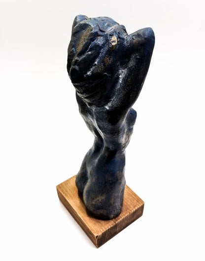 Kip iz žgane gline STANE KOLMAN Ženska 9,5 x 27 x 8cm
