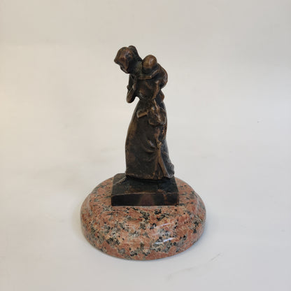 N/A; Kip; "Mati in otrok"; 19 cm