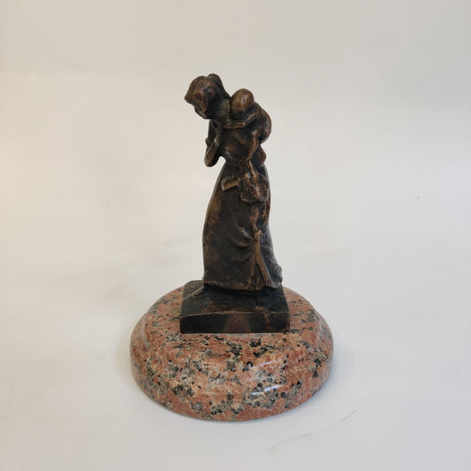 N/A; Kip; "Mati in otrok"; 19 cm