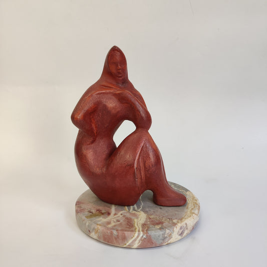 N/A; Kip; "Sedeča žena"; 24 cm