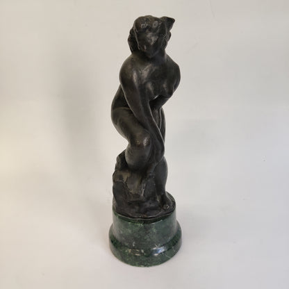 Stipe Miličić; Kip; "Klečeča ženska"; 34 cm