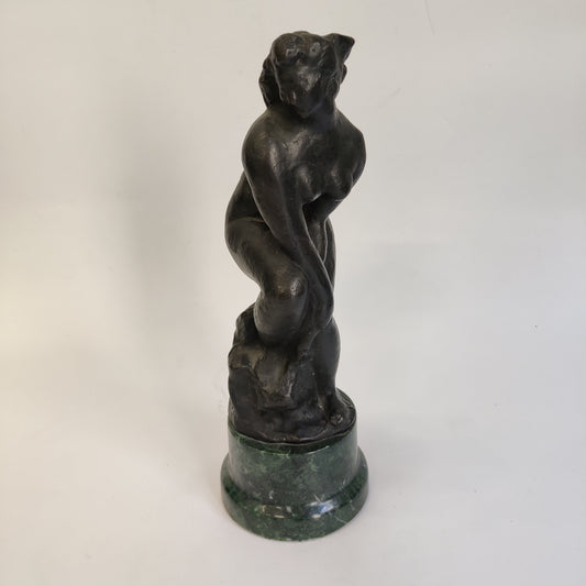 Stipe Miličić; Kip; "Klečeča ženska"; 34 cm