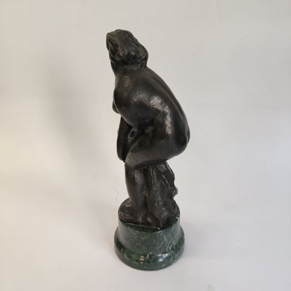 Stipe Miličić; Kip; "Klečeča ženska"; 34 cm