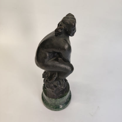 Stipe Miličić; Kip; "Klečeča ženska"; 34 cm