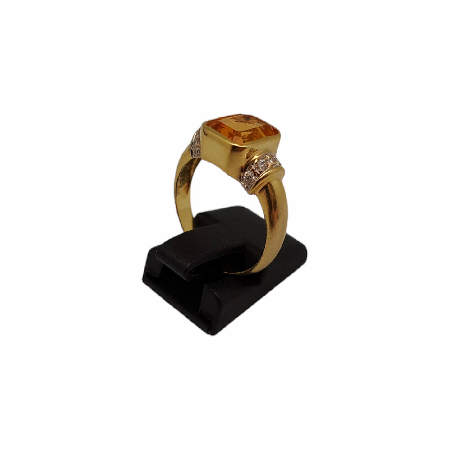 Zlati prstan "AMBER" 14K 585/1000; masa=4.06g