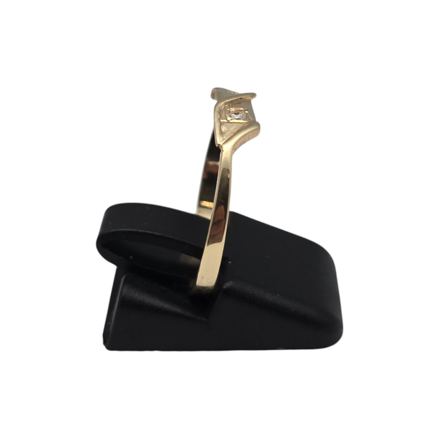 Zlati prstan ''ZAIR'' 14K 585/1000; masa=1.19g
