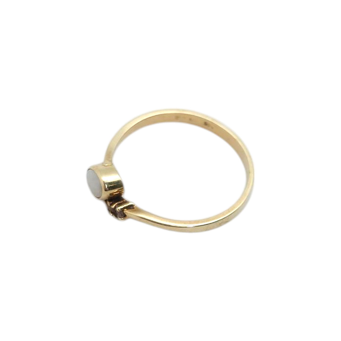 Zlati prstan ''DOE'' 14K 585/1000; masa=1.70g