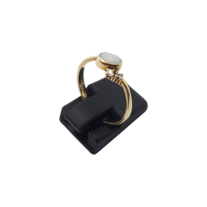 Zlati prstan ''DOE'' 14K 585/1000; masa=1.70g