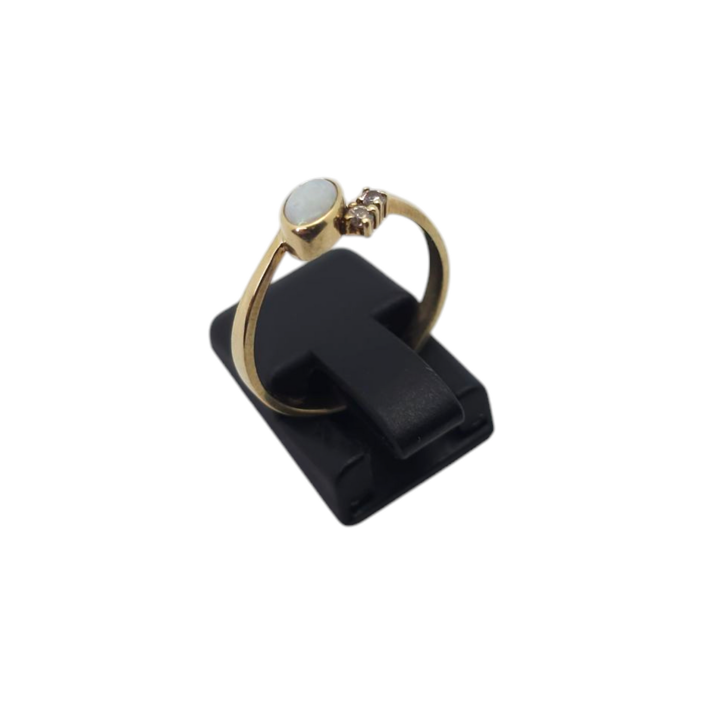 Zlati prstan ''DOE'' 14K 585/1000; masa=1.70g